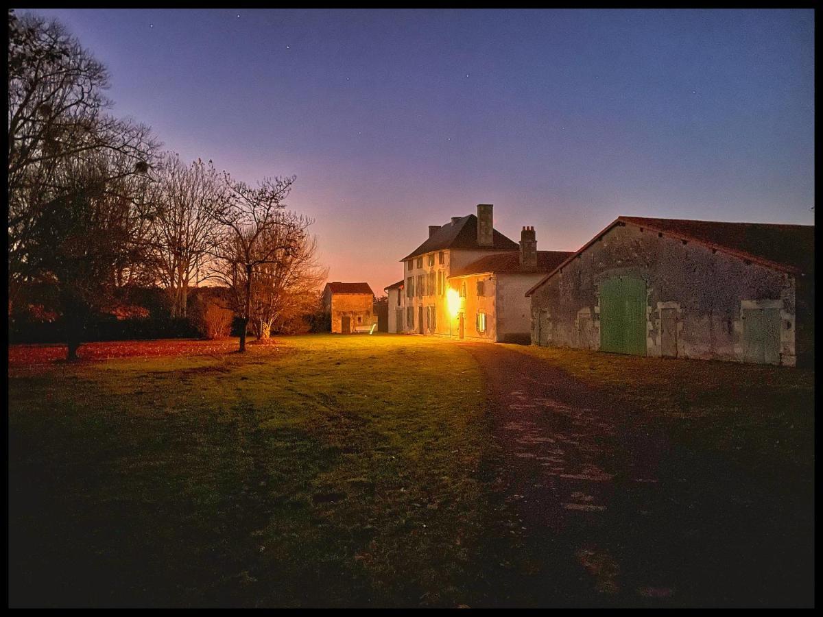 Les Maisons Du Bonheur Bed and Breakfast Château-Garnier Eksteriør billede