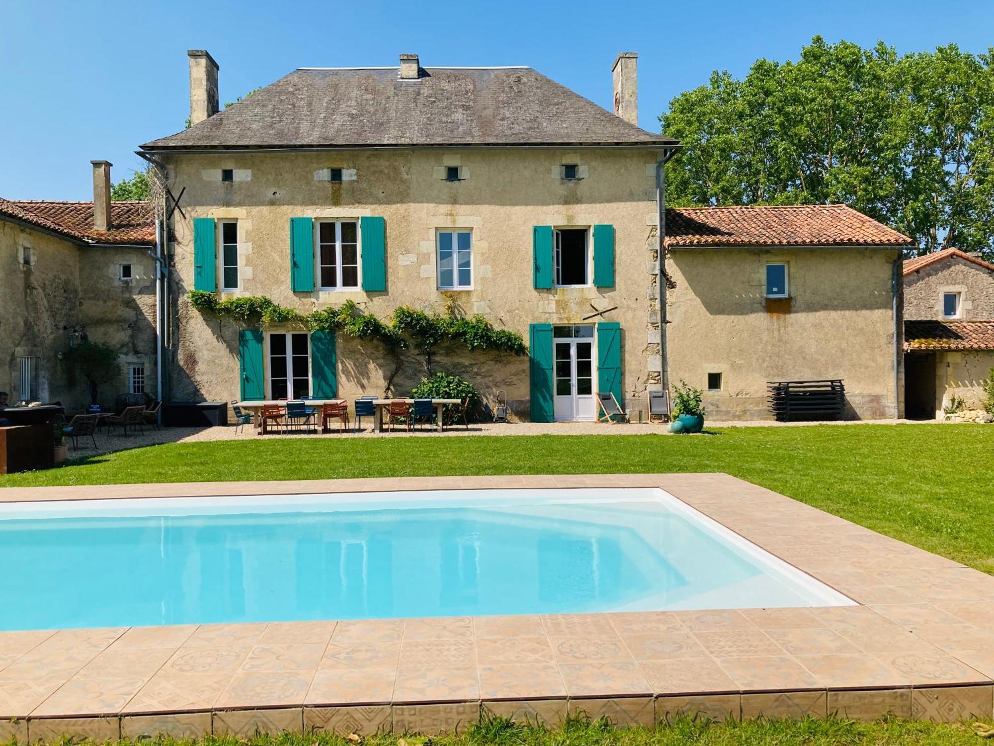 Les Maisons Du Bonheur Bed and Breakfast Château-Garnier Eksteriør billede